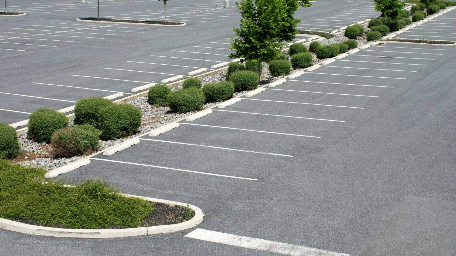 Read more about the article Planning a Commercial Parking Lot Resurfacing Project Before Winter Weather Arrives
